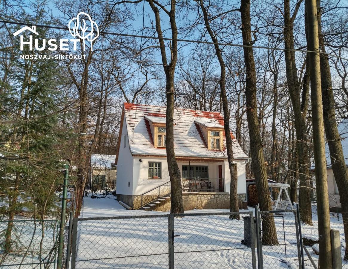 Noszvaj Huset Apartment ภายนอก รูปภาพ